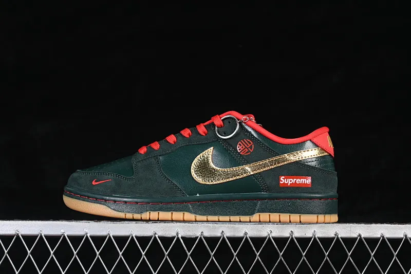 All categories Nk SB Dunk Series Nk SB Dunk Low High-end customized low-top sneakers Nike SB Dunk Low Year of the Horse limited edition Pine green gilt High-end customized low-top casual sneakers NH0601-484